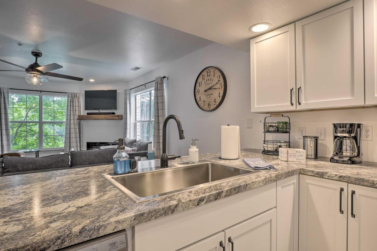Branson Lakefront Condo With Sunroom And Lake Views! Exterior foto